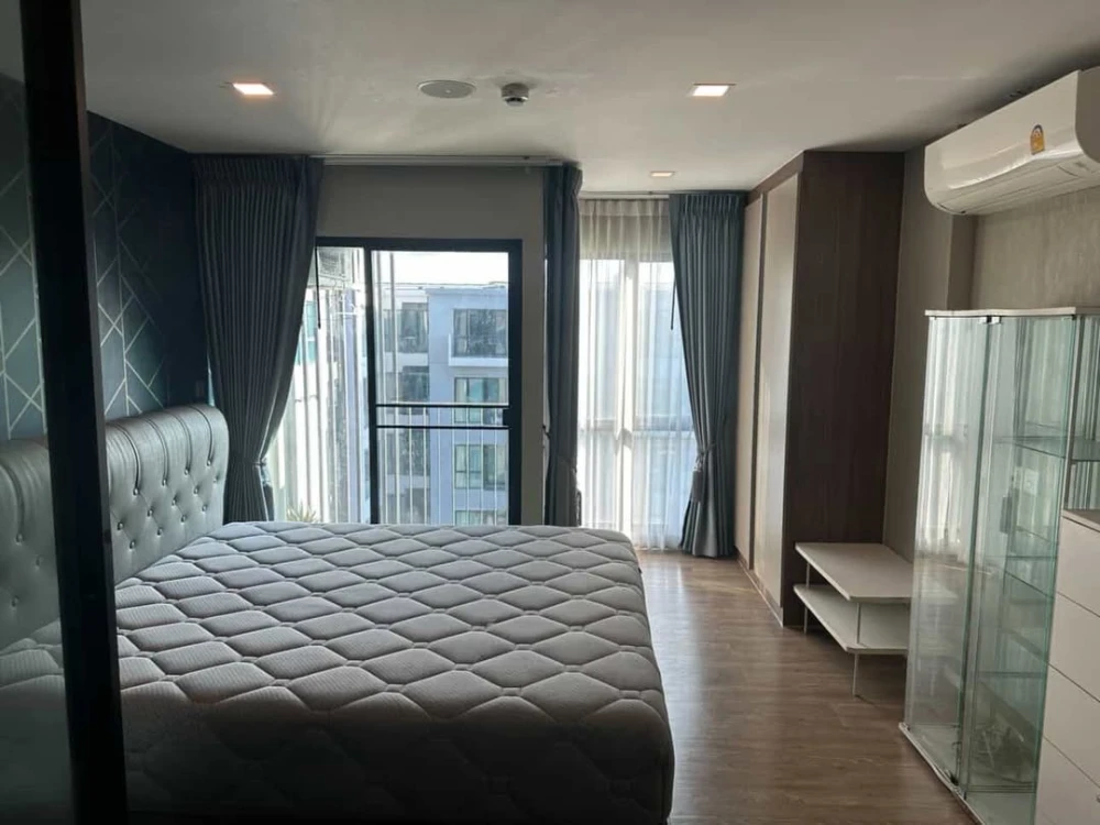 Kave Town Space, 8th floor, for rent. Nice, fully furnished unit. Book now!