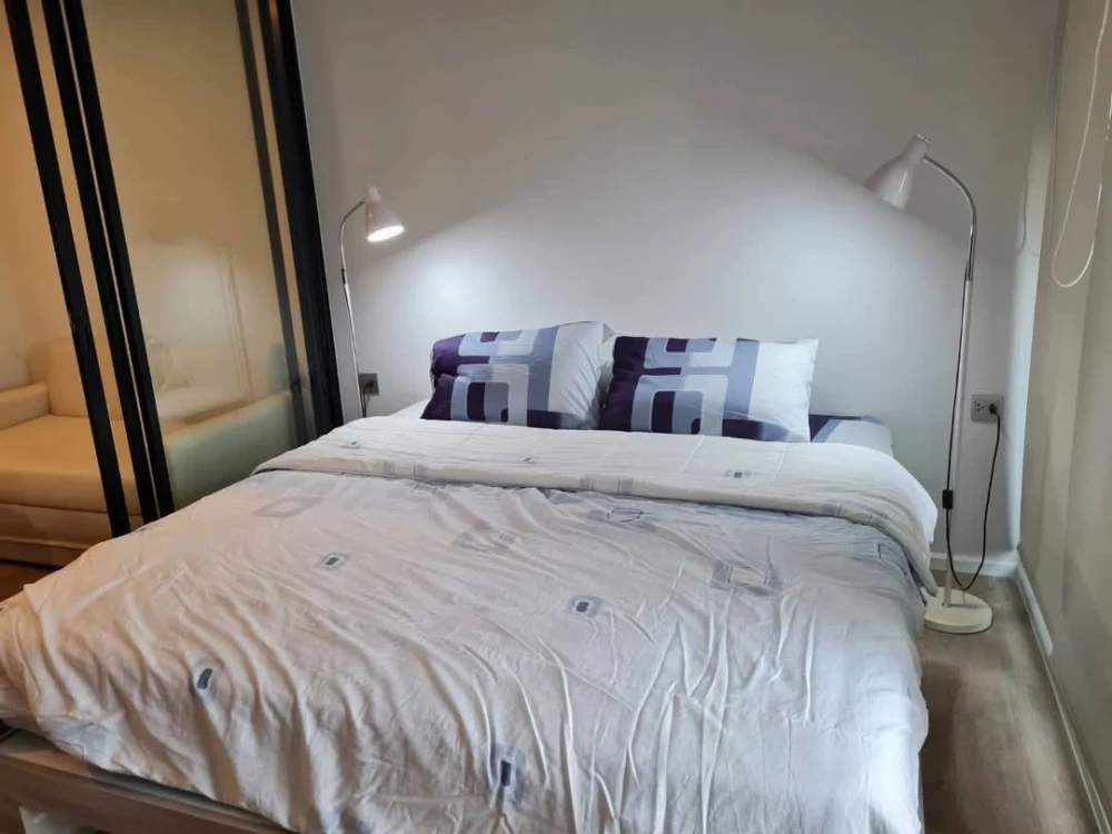 For rent Kave TU 6th floor, beautiful swimming pool view, quiet and not hot, with quality mattress, hurry and reserve now.