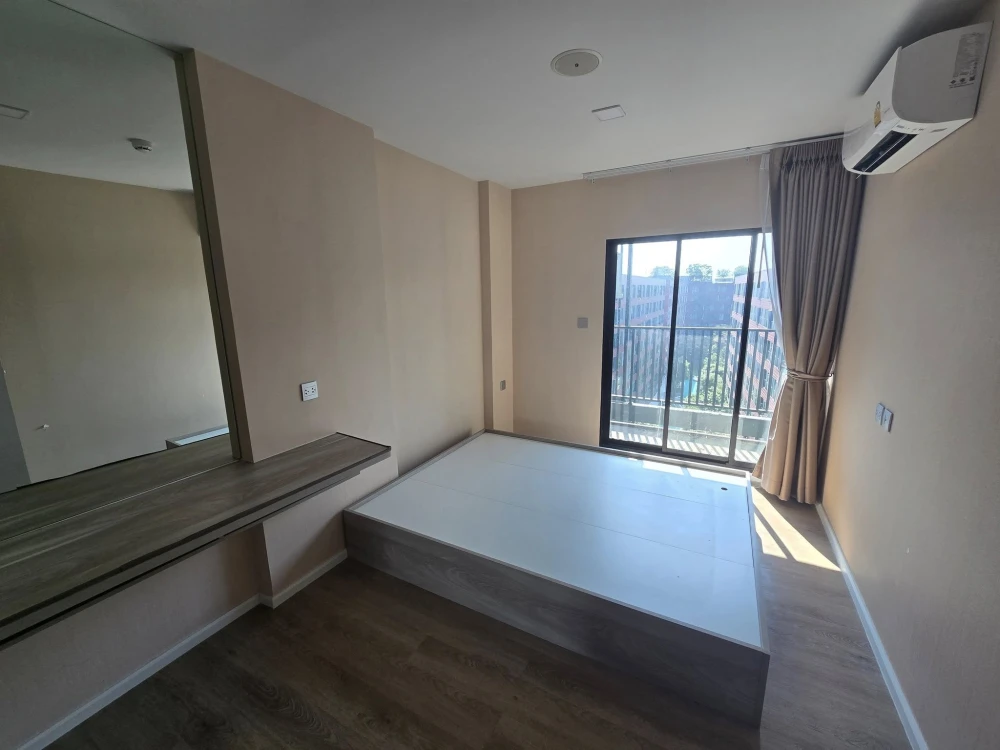 For rent: Kave TU, 8th floor, pool view, fully furnished, nice to live in. If interested, hurry and reserve before it's gone.