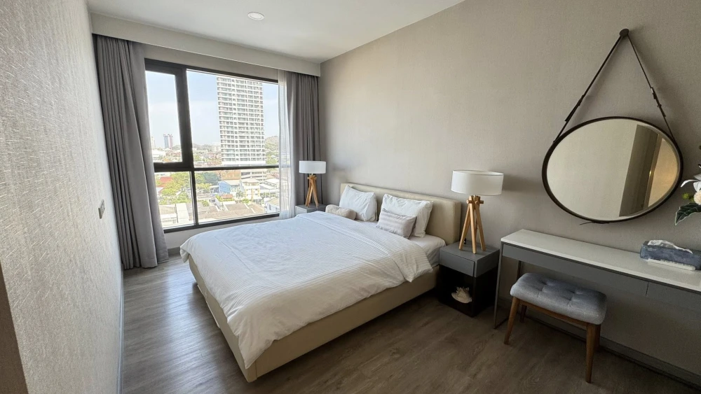 For rent: KEEN Centre Sriracha, ready-to-move-in unit, high floor, sea view, spacious and comfortable. Book now!