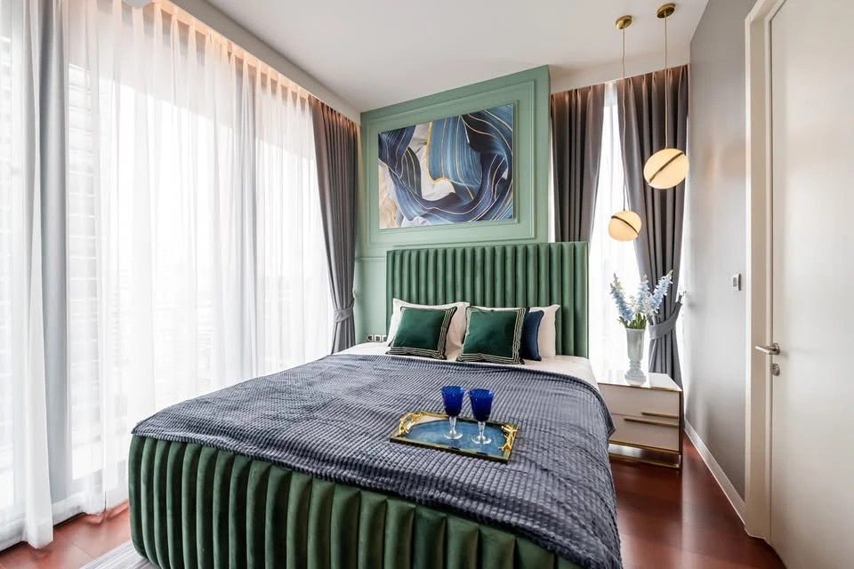 For rent: Khun by Yoo, 18th floor. Beautiful and comfortable unit with stunning decor. Book now, don't miss out!