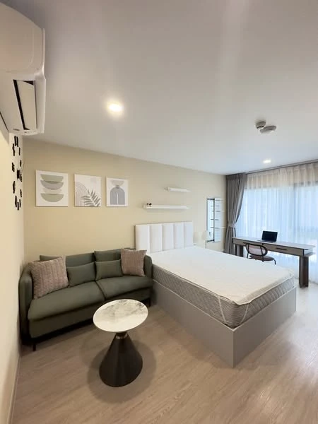 For rent: KLOS Ratchada 7, a lovely room decorated in a cool theme, comes with complete furniture and appliances. Reserve now!