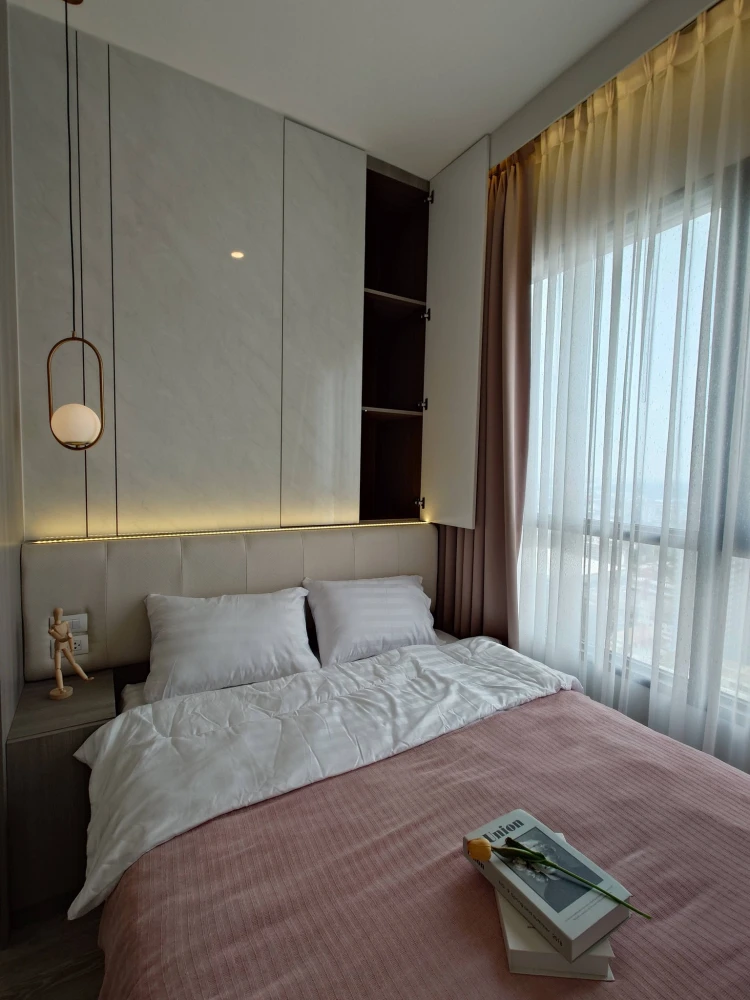 For rent: KnightBridge Prime On Nut. Beautifully decorated unit with high-quality built-in furniture. You'll regret missing this opportunity!