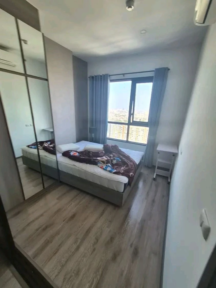 For rent: Knightsbridge Prime On-Nut, top floor unit, fully furnished and beautifully decorated.