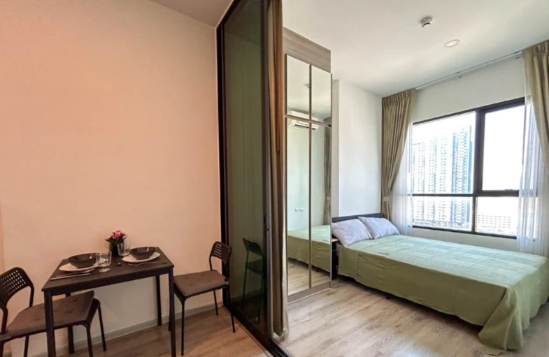 For rent: Knightsbridge Collage Ramkhamhaeng, 17th floor, fully furnished, very livable. Book now!