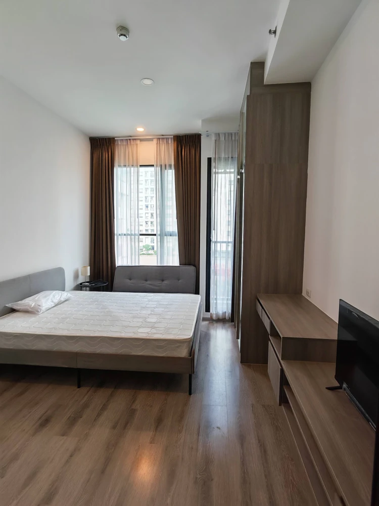 For rent: Knightsbridge Collage Ramkhamhaeng, English-style decorated unit blending classic and modern elements, with complete facilities within the p