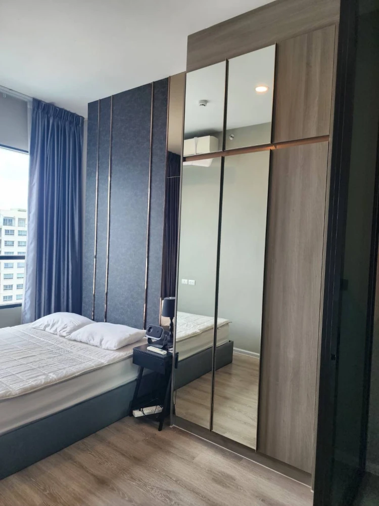 For rent: Knightsbridge Collage Ramkhamhaeng. Beautifully decorated unit, great location, convenient transportation. Don't miss out!