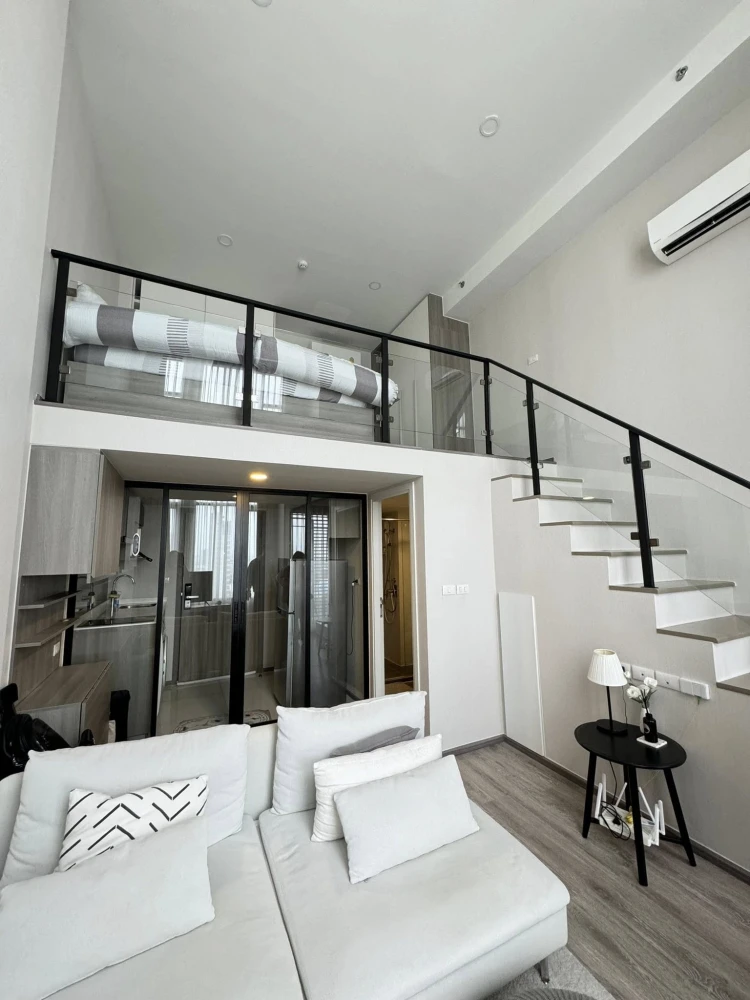 For rent: Knightsbridge Kaset Society, high ceiling room, airy, lots of usable space, complete facilities, hurry and book now!