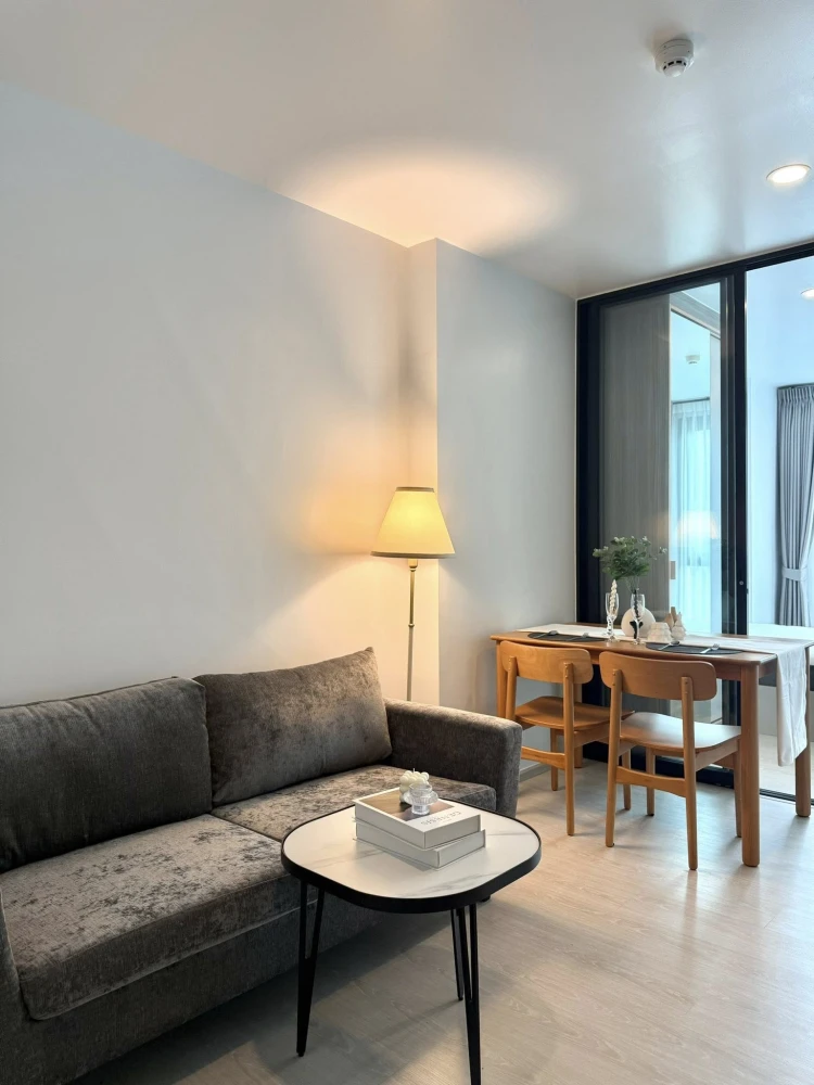 Knightsbridge Phaholyothin-Interchange for rent, a lovely room with complete furniture and appliances. Hurry and reserve now!