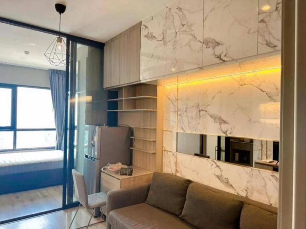 For rent: KnightsBridge Prime On-Nut, high floor, beautiful unit, fully furnished. Book now!