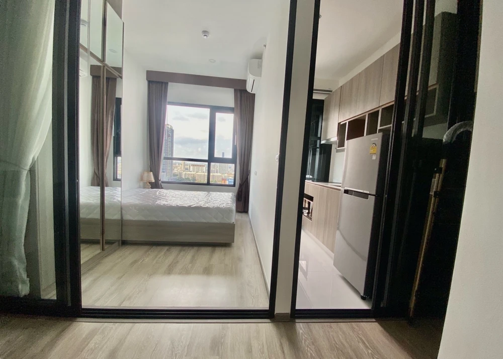 KnightsBridge Prime On-Nut, 19th floor, fully furnished unit for rent. Book now, don't miss out!