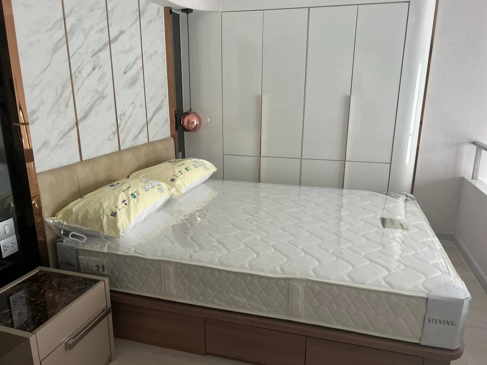 For rent:KnightsBridge Prime Sathorn.Beautifully decorated unit with a stunning color scheme and high-quality built-in furniture.Amazing view. Booknow