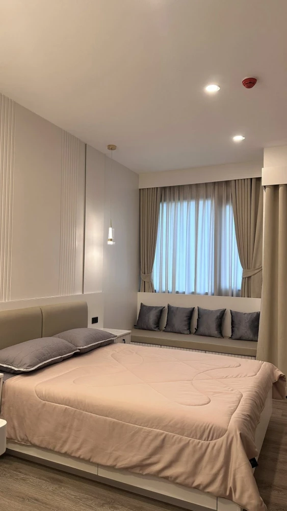 For rent: Knightsbridge Sukhumvit-Thepharak, high floor unit, excellent condition, fully furnished. Book now before it's too late!!!!