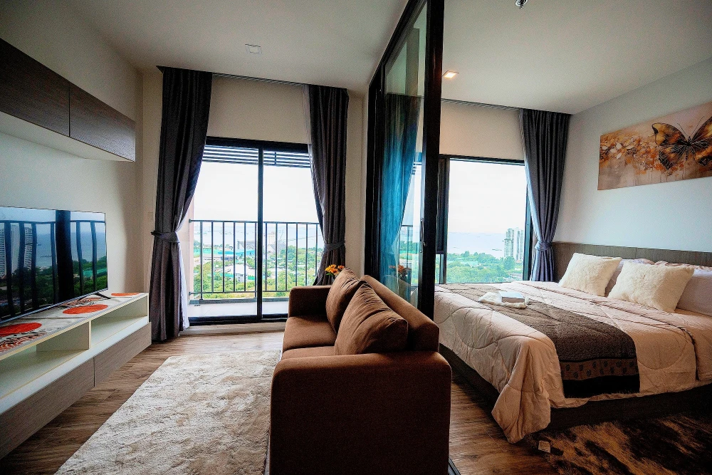 For rent: Knightsbridge the Ocean Sriracha, 20th floor, decorated in Japanese style, with a stunning sea view from the highest angle. You must get it!