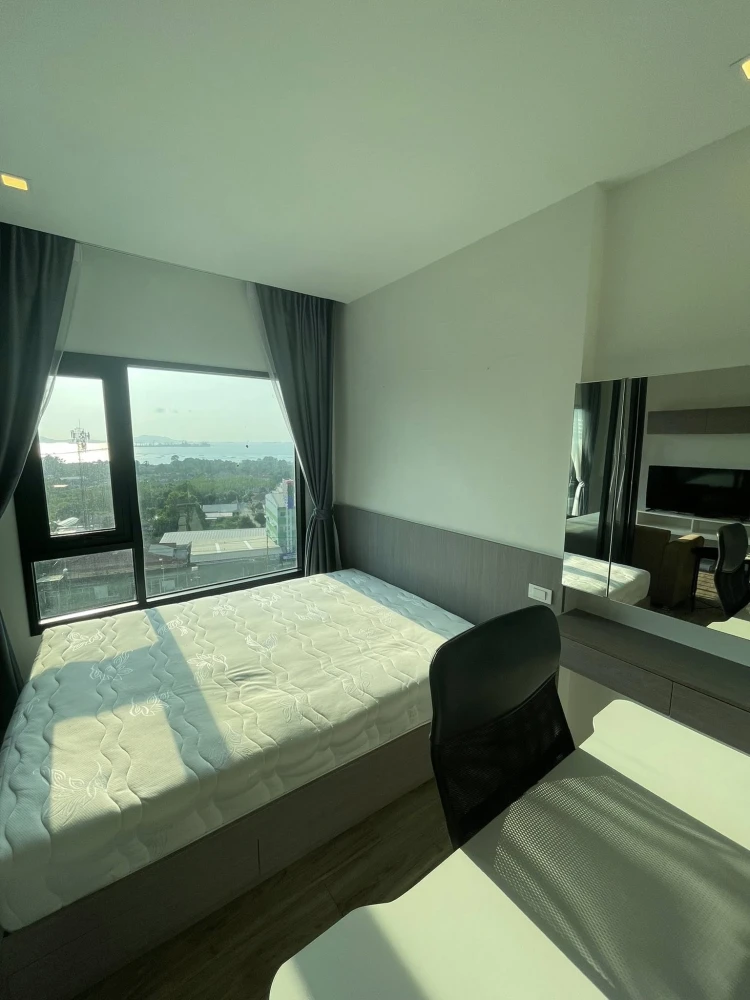 For rent: KnightsBridge The Ocean Sriracha. Spacious room with ample living space, complete amenities, and stunning ocean views. Don't miss out!