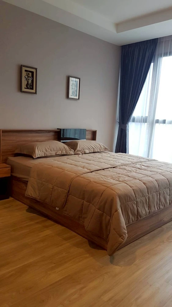 For rent: Ladda Plus Sriracha. Spacious room with ample living space and beautiful city views. High-quality built-in furniture. Book now!