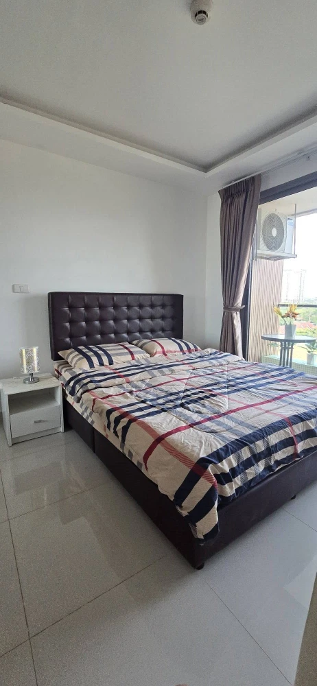 For rent: Laguna Beach Resort 3 - The Maldives, studio room, fully furnished, great location. You can't miss this opportunity!