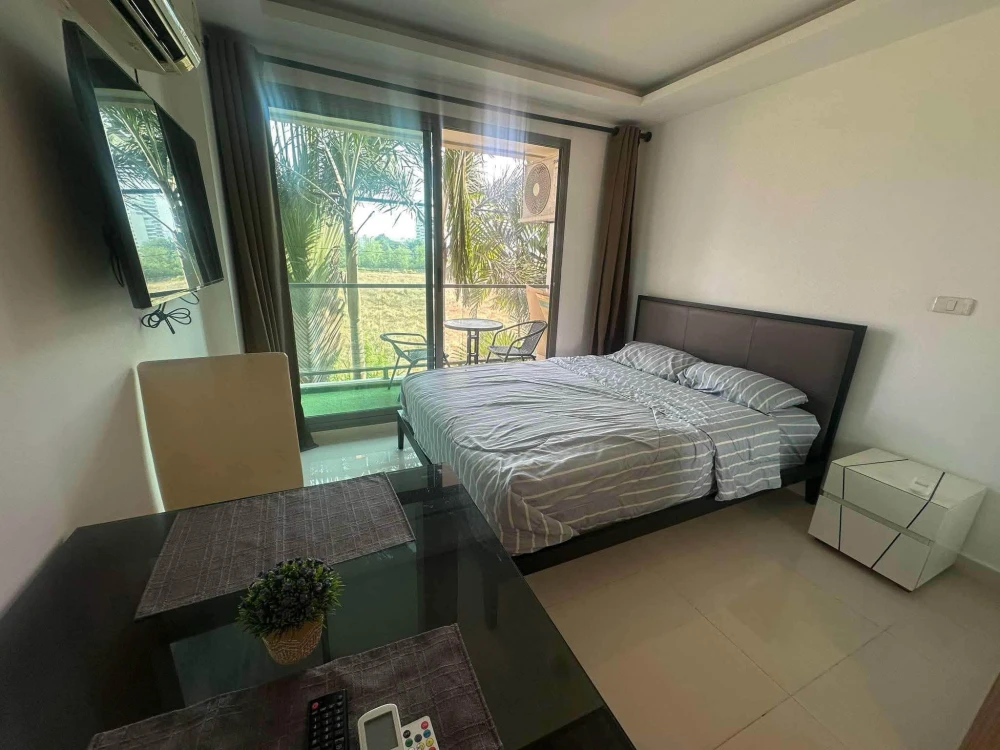 For rent: Laguna Beach Resort 3 - The Maldives, Building E, Studio room, 2nd floor, exterior view. Don't miss out!