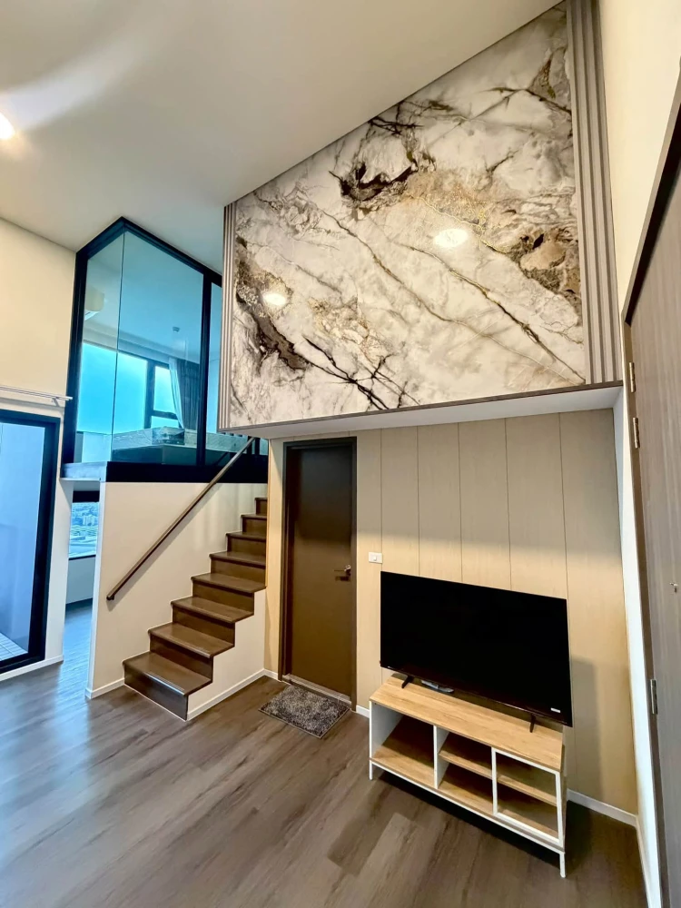 For Rent: Landmark @Grand Station – "Grand" unit on a high floor, north-facing. Offers the best view in the entire condominium—don't miss out!