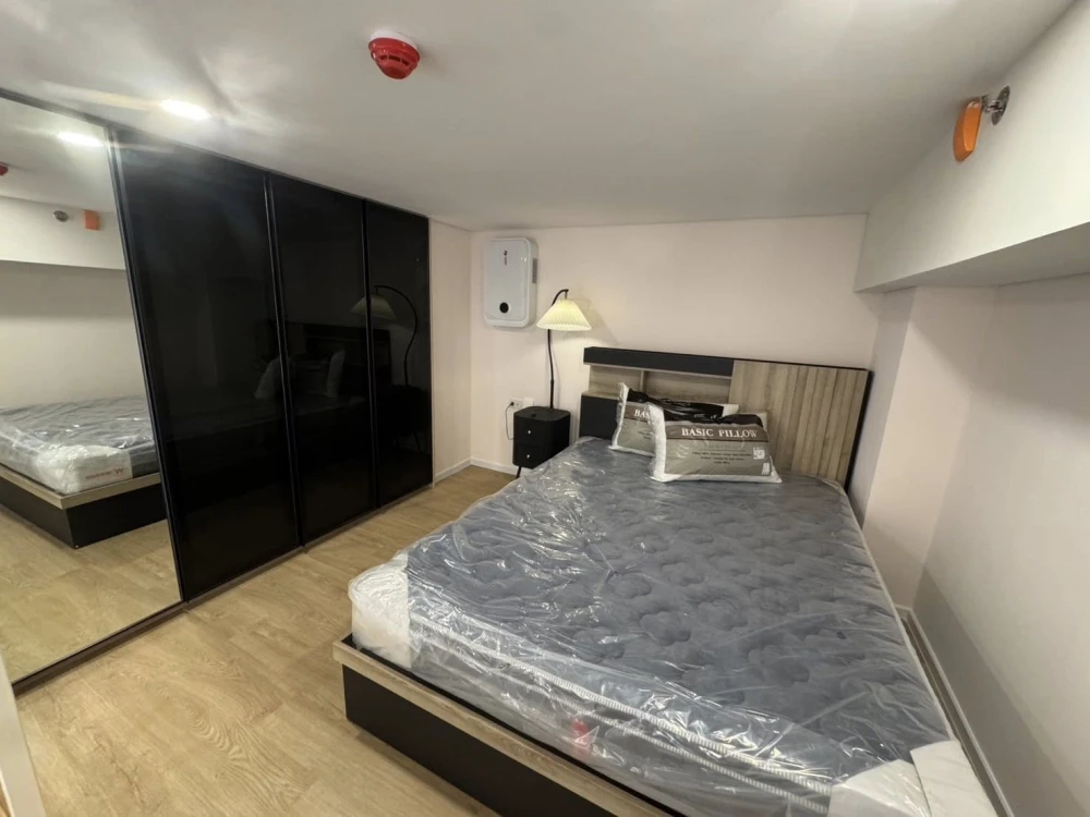 Landmark @MRTA Station Duplex apartment for rent, fully furnished, ready to move in!