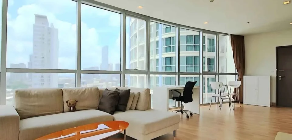 For rent: Le Luk condo, nice room, high floor, complete furniture, electrical appliances, has a bathtub. If you don't book, you'll miss out!!!