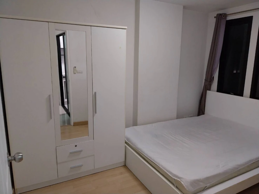 For rent: LIB Lat Phrao 20, rooms with separate usable areas, airy and comfortable, natural view with no buildings blocking the view, move now, don't