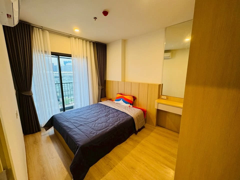 For rent Life Rama 4 - Asoke, fully furnished room, ready to move in, complete here, just come and move in. You must not miss it.