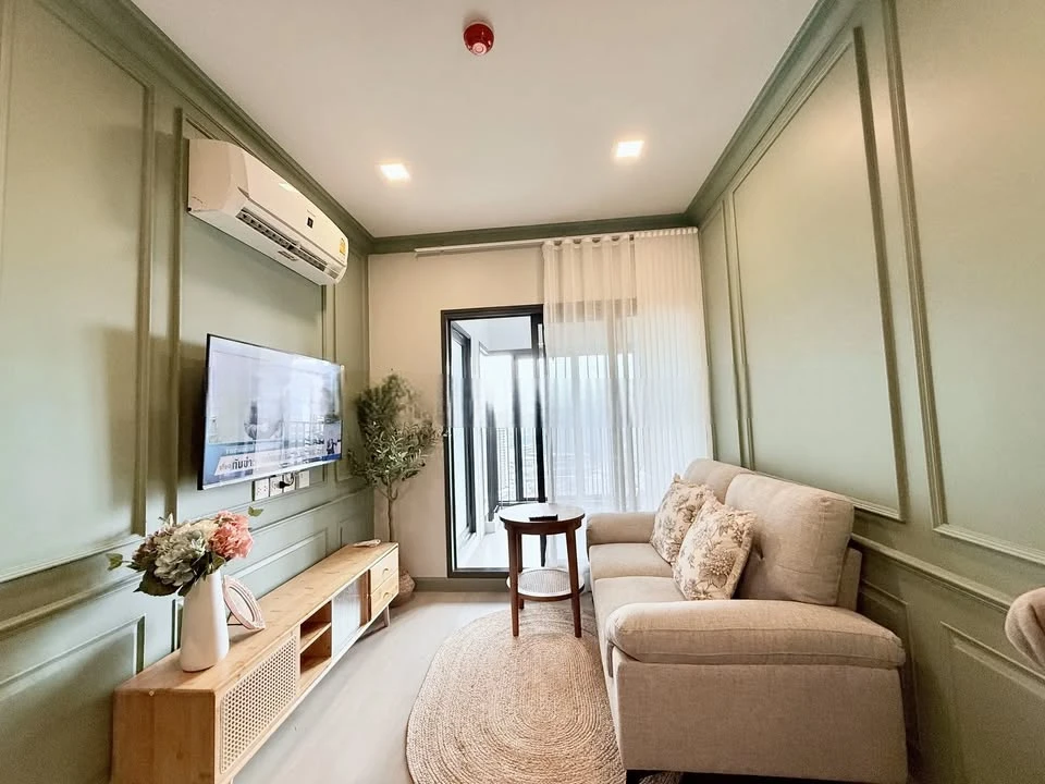 For rent: Life Phahonyothin-Ladprao, high floor, balcony with open view, Chatuchak Park side, breezy, beautifully decorated room, stylish, ready to mo