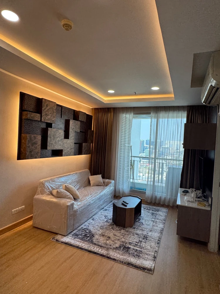 For rent: Life @ Ladprao 18, 25th floor, great view, fully furnished, very livable. Book now! (Quickly!)