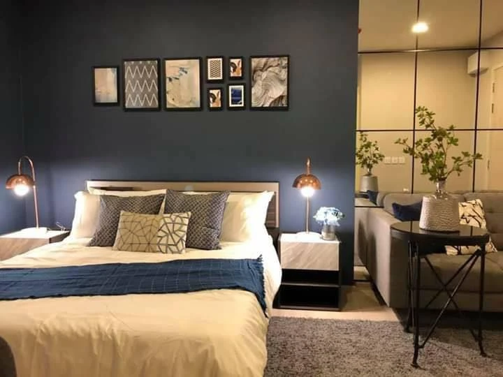 For rent: Life Asoke, fully furnished, ready to move in, complete with amenities, reasonable price. You definitely shouldn't miss this!