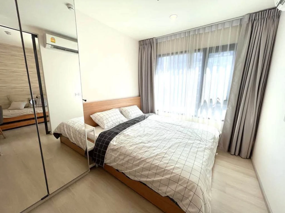 For Rent: Life Asoke – Beautifully decorated, airy, and inviting 1-Bedroom Plus unit. Features a separate multi-purpose room that can be converted int