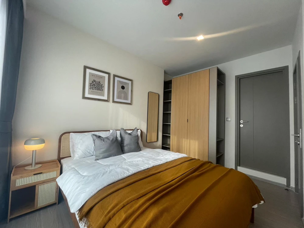 For rent: Life Asoke Hype, high floor unit, fully furnished, spacious and comfortable. Book now!