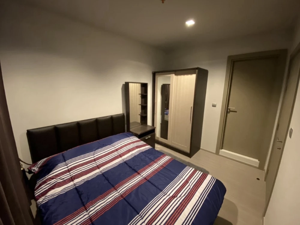 For rent: Life Asoke-Rama 9, 14th floor, fully furnished, very livable. Book now! Limited time offer!