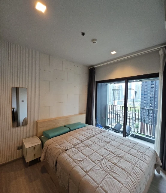 For rent: Life Asoke-Rama 9, 16th floor, nice room, fully furnished, book now, don't miss out.