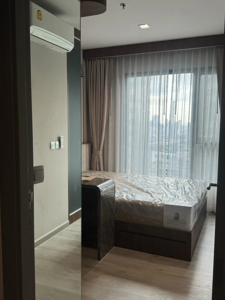 For rent: Life Asoke-Rama 9, 37th floor, fully furnished unit. Very livable. Book now! Don't miss out! Act fast!