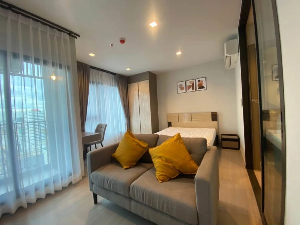 For rent: Life Asoke-Rama 9, spacious room, lots of space, open view, not blocked. Good like this, what are you waiting for?