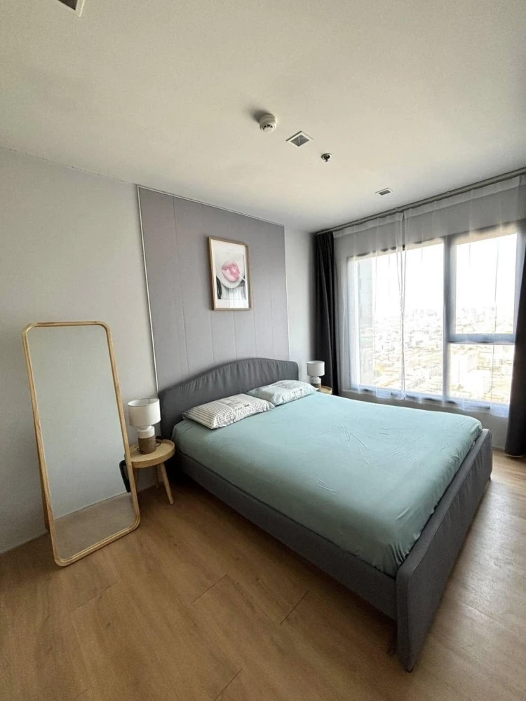 For rent: Life Asoke-Rama 9, corner room, private, 34th floor, 1 large bedroom, hurry and book now!