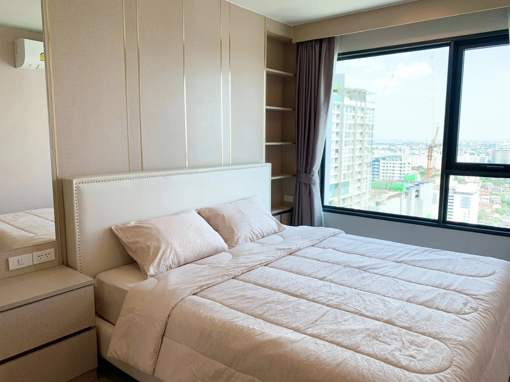 For rent: Life Ladprao, high-rise condo, beautifully decorated, with built-in furniture, ready to move in, hurry and book now!