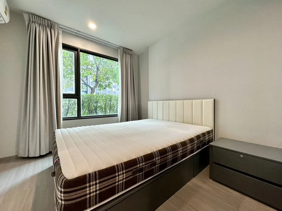 For rent: Life Ladprao condo, 11th floor, 35 sq.m., fully furnished. Just bring your belongings and move in.