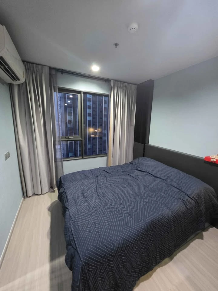 For rent: Life Ladprao, high floor unit, comfortable and spacious, fully furnished. Book now!