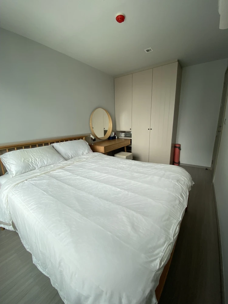 For rent: Life Ladprao, room on a very high floor with a stunning city view. Reserve now, get it first.