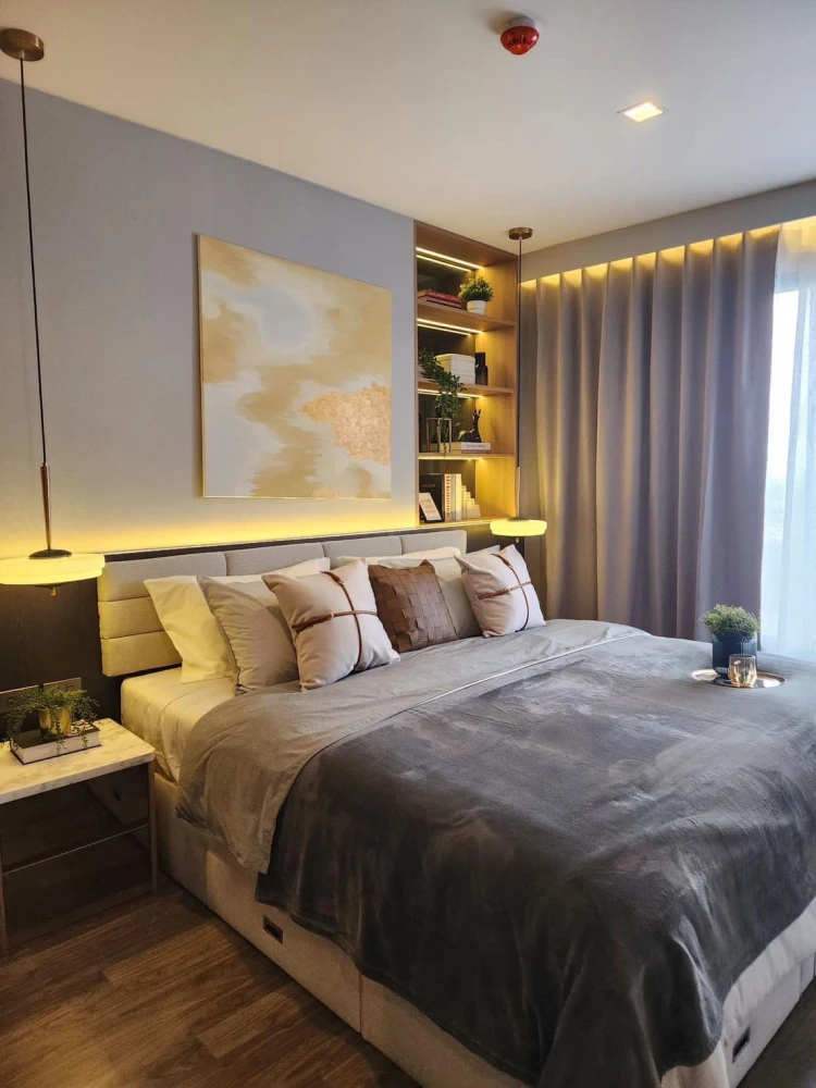 For rent: Life Ladprao Valley, very high floor, 2 bedrooms, 2 bathrooms, great city view, very beautiful built-in room, fully furnished, just bring yo