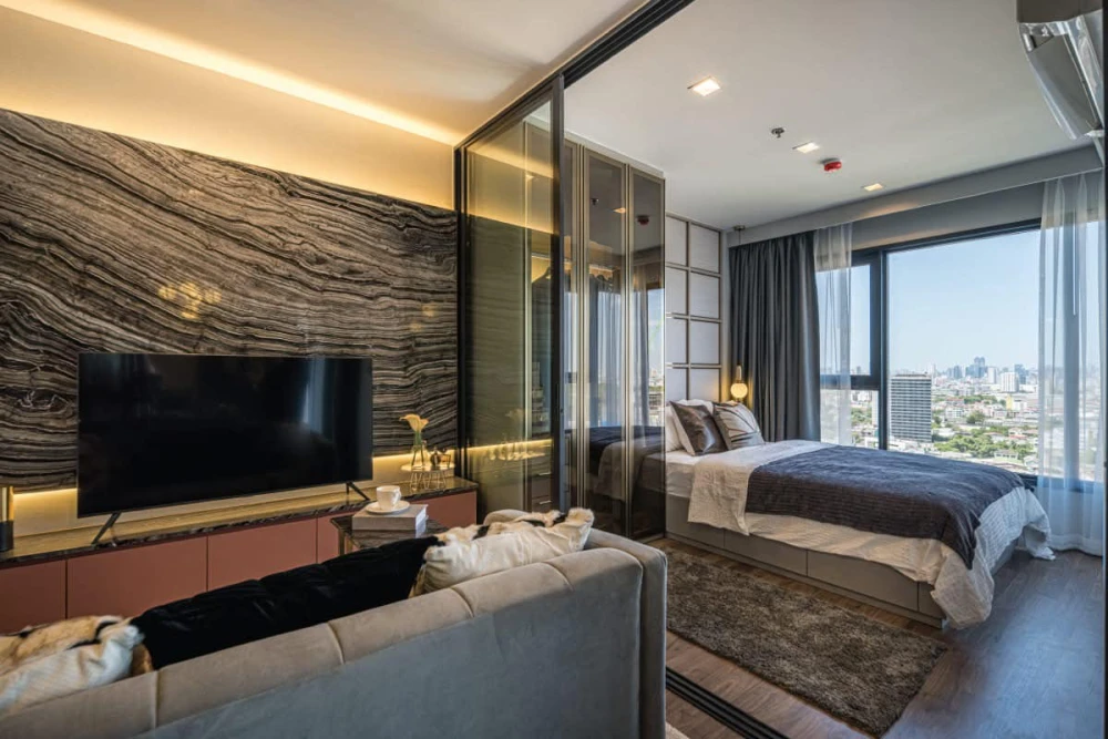 For rent: Life Ladprao Valley, 21st floor, city view + Chatuchak Park, built-in furniture in the whole room, with premium quality items, must book.