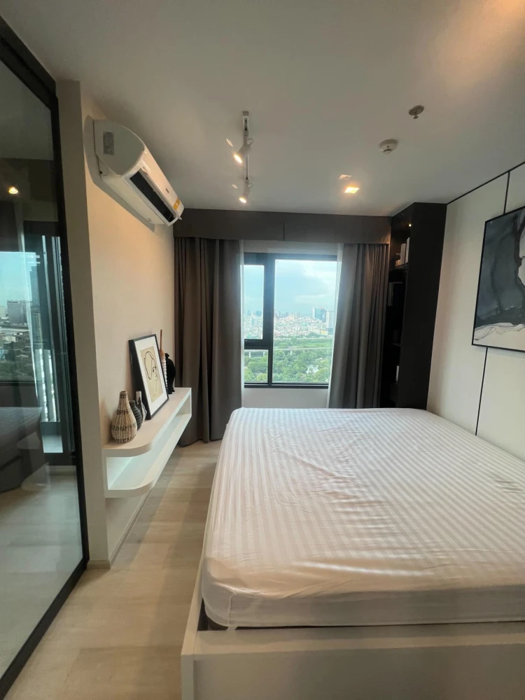 For rent: Life One Wireless, 36th floor, high floor, fully furnished, ready to move in. Book now! A great place to live.