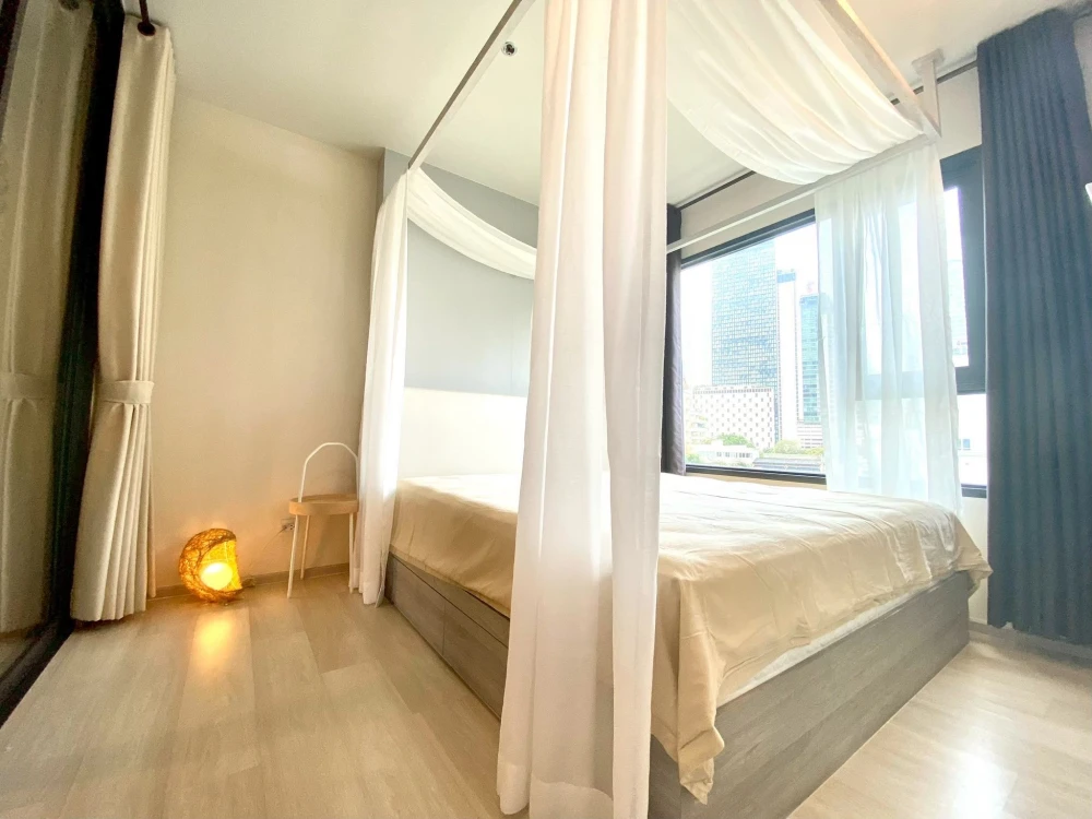 For rent, Life One Wireless, 6th floor, fully furnished room, ready to move in, hurry and reserve now, don't wait.
