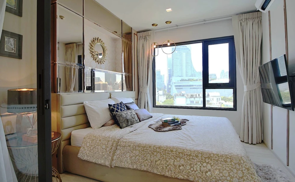 For rent: Life One Wireless, high floor, ready to move in, fully furnished. Hurry and reserve now, don't miss out!