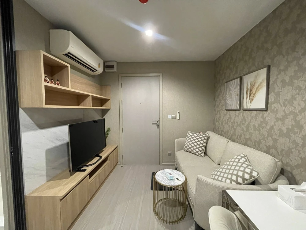 For rent: Life Phahon-Ladprao, 26th floor. Beautifully furnished and ready to move in. Book now! (Quickly!)