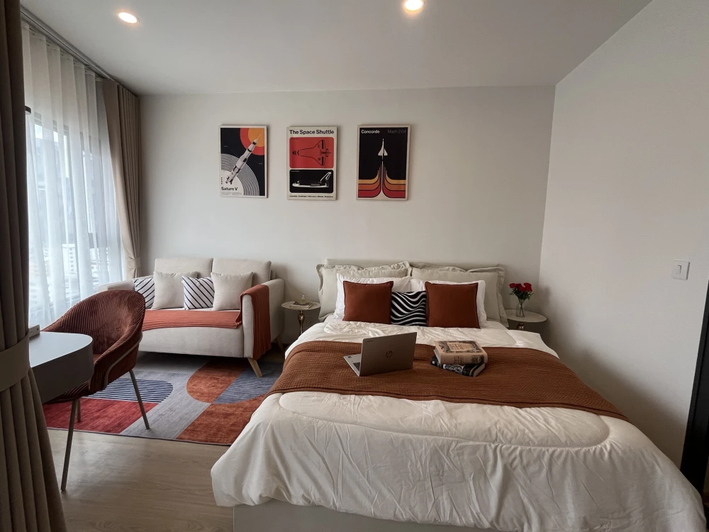 For rent: Life Rama 4 - Asoke, 14th floor, unobstructed view (180-degree view), fully furnished, move-in ready.