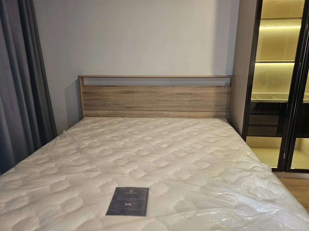 For rent: Life Rama 4 - Asoke, ready to move in, fully furnished, high floor. Book now!