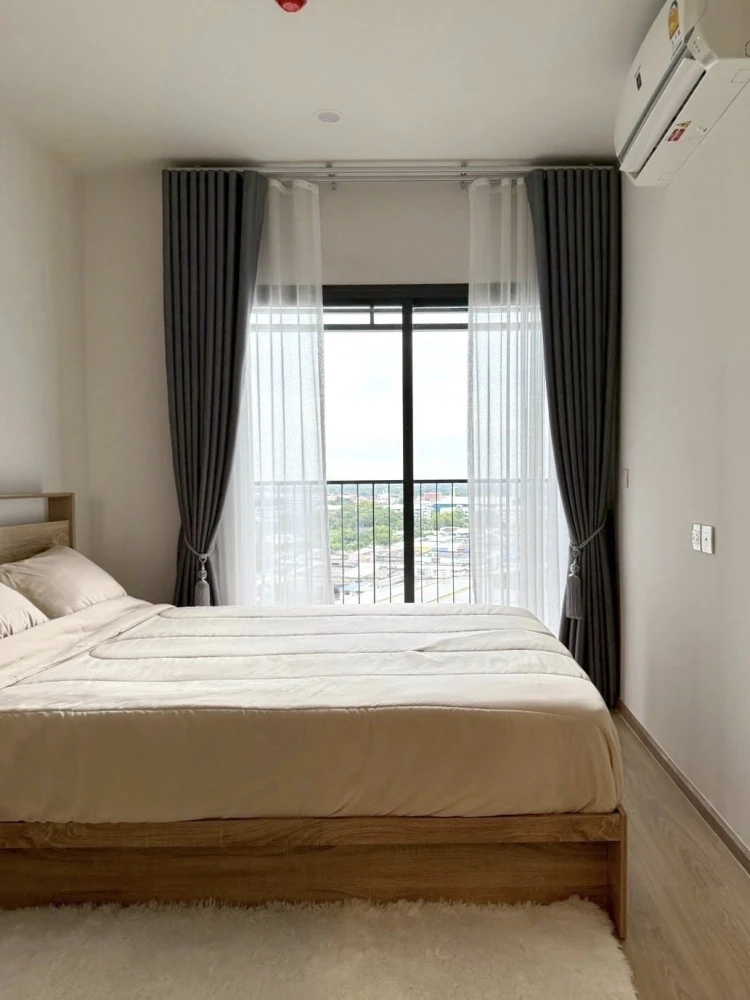 For rent: Life Rama 4 - Asoke, 1 bedroom, 1 bathroom, fully furnished. Just bring your bags and move in!
